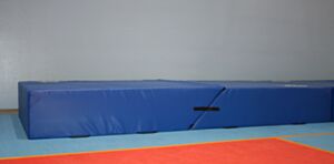 Materasso per salto in alto tagliato a 45°, antiscivolo, cm 400x200x50h, Morale Sport, a486/c